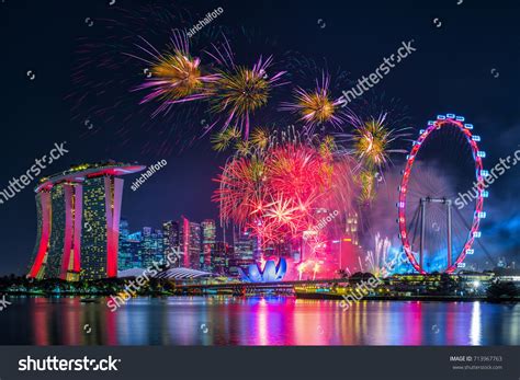 2,443 Marina Bay Fireworks Images, Stock Photos, and Vectors | Shutterstock