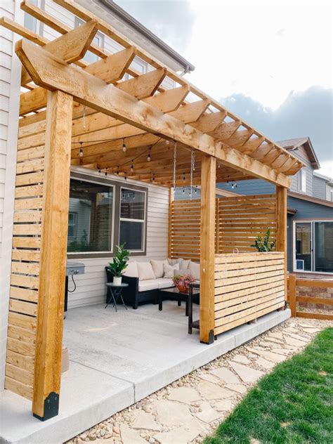 How to Build a Pergola on a Patio with Wood Slat Privacy Screen - Sprucing Up Mamahood