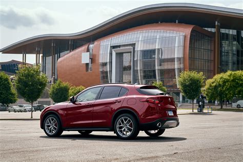 Best Mid-Size Premium SUV: 2019 Canadian Car of the Year – WHEELS.ca