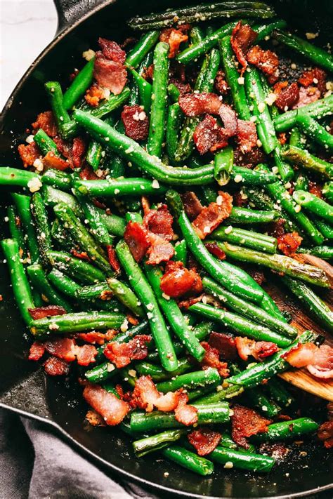 Garlic Parmesan Green Beans with Bacon