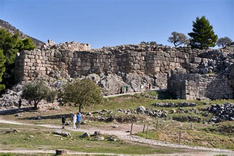 Cyclopean walls (Mycenae) | The Brain Chamber