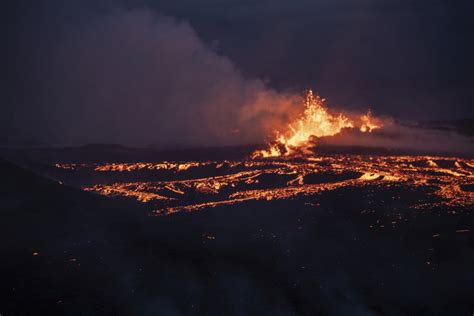 Iceland warns tourists to stay away from volcano erupting with lava and ...