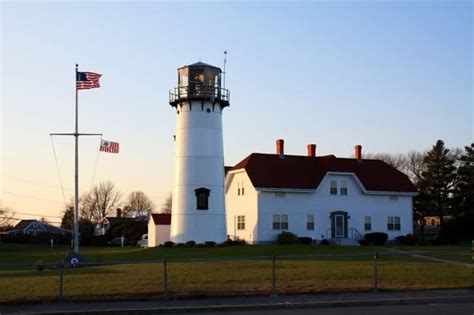 5 Classic Cape Cod Lighthouses (Embrace the Seduction) - The Platinum ...