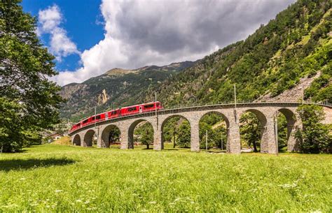 Swiss mountain train editorial photography. Image of switzerland - 84771237