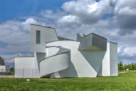 13 Outstanding Frank Gehry Buildings and Their History - Invaluable