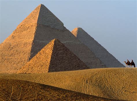 Giza Pyramids | Beautiful Places to Visit