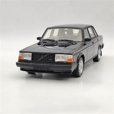 Volvo 244 Turbo Black - DNA Collectibles Scalemodel 1:18 - Volvodrive Collection