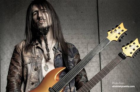 Playing the Fretless Guitar feat. Bumblefoot - Roadie Music Blog