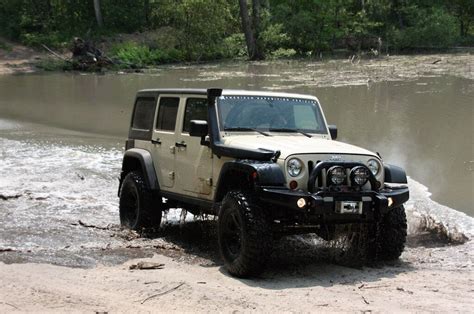 Five Tips for Off-Roading in Your Jeep