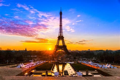 Eiffel Tower At Sunrise, Paris. Stock Image - Image: 35229027