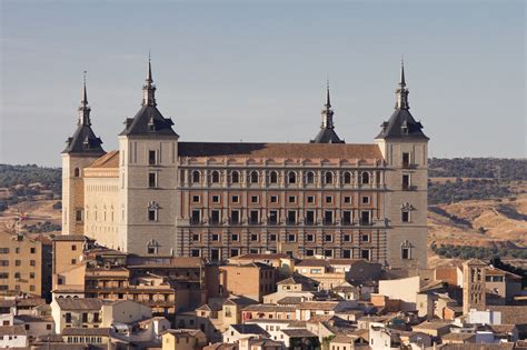 File:Alcázar de Toledo - 03.jpg - Wikimedia Commons