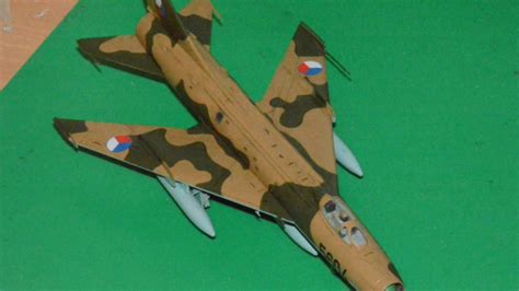 Sukhoi Su-7 BM Modelsvit 1/72 - YouTube