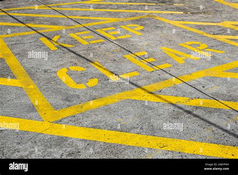 Yellow keep clear road sign hi-res stock photography and images - Alamy