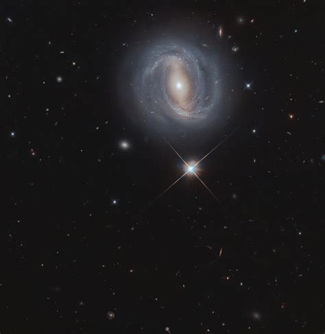 Ngc 2608 Galaxy / 8 Gorgeous Galaxies Shot This Summer By The Hubble Space Telescope That You ...