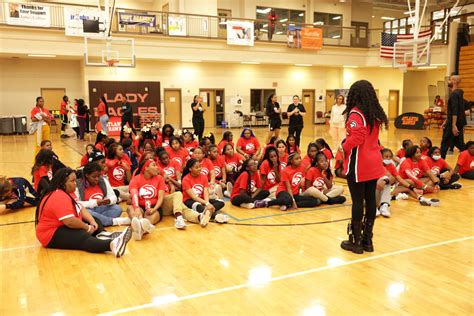 Hawks, Chase, Good Sports Hosts 'Project Rebound' Basketball Clinic At Coretta Scott King Young ...