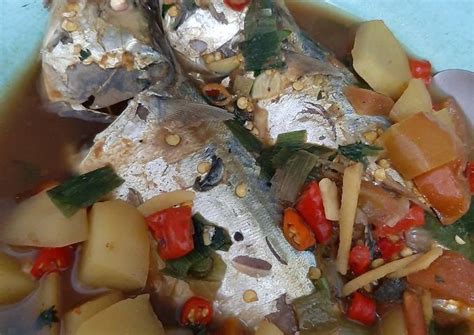 Resep Ikan kembung rebus pedas oleh Laras Permatasari - Cookpad