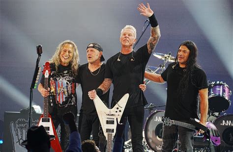 20 Best Metallica Songs of All Time - Singersroom.com