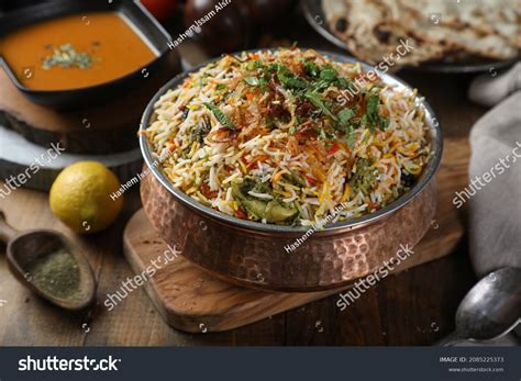 Chicken Biryani Traditional Sides Closeup View Stock Photo 2085225373 | Shutterstock