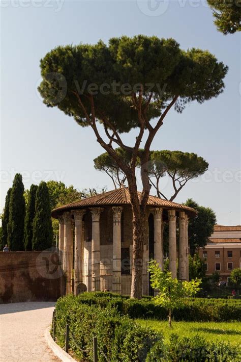 Rome - Vesta temple 10039785 Stock Photo at Vecteezy