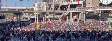 Fans Force Suspension of Ajax-Feyenoord: Crowd Unrest