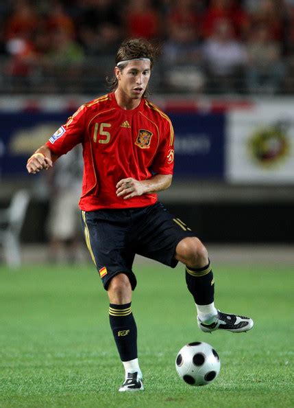 FOOTBALL PLAYER | FAT'S BLOG: Sergio Ramos World Cup 2010 Football Photos