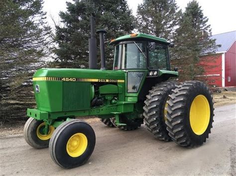 John Deere 4640: Specs, Engine, Transmission, Dimensions