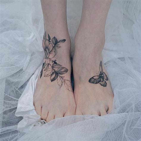 50 Awesome Foot Tattoo Designs | Cuded