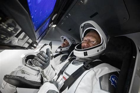 SpaceX - Crew Dragon Touchscreen Displays UI/UX