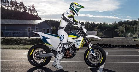 Husqvarna 701 Supermoto (2019) review | Visordown