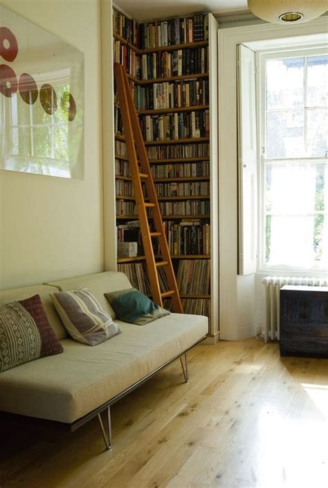 Clever Ways In Which A Corner Bookshelf Can Fill In The Blanks In Your ...