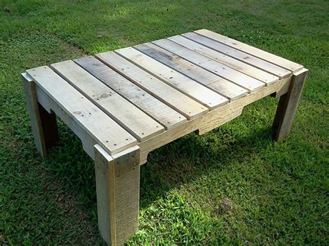 Nice Designed Pallets Outdoor Table Set | Pallet Ideas