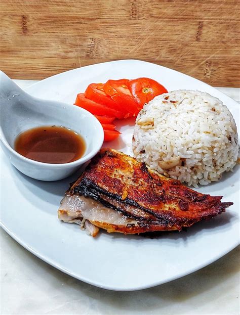 15 Mar Daing na Bangus with Garlic Fried Rice