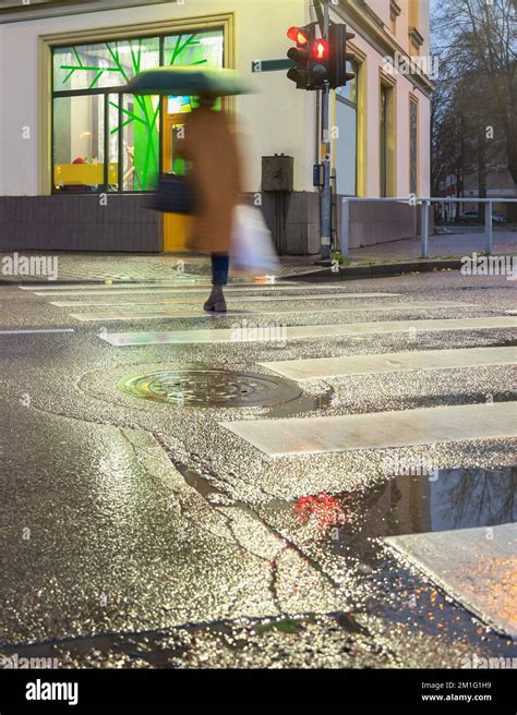 Night view of a street in a small town Stock Photo - Alamy