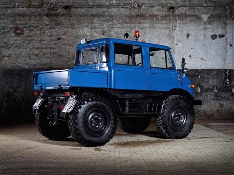 Mercedes-Benz Unimog 406