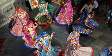 Ghoomar Dance Folk Dance of Rajasthan | History, Costume, Style, Origin ...