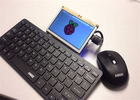 Lightweight DIY Raspberry Pi Laptop