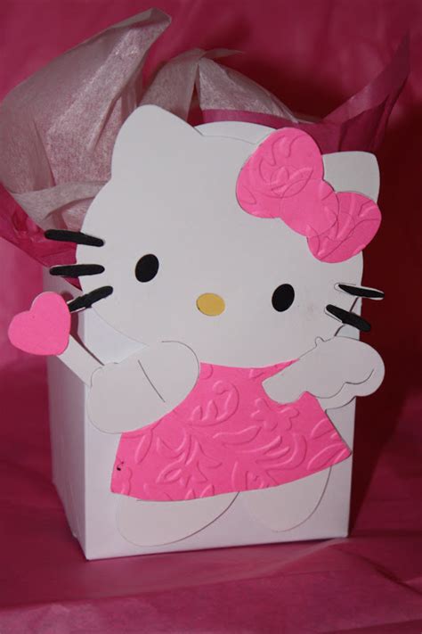 Krafty Mama of 5: Hello Kitty Party Favors :)