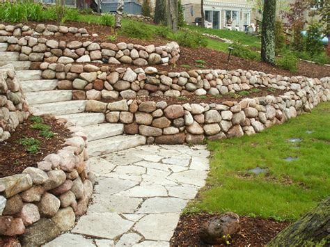 Retaining Walls and Outcroppings - Treetops Landscape Design Inc.