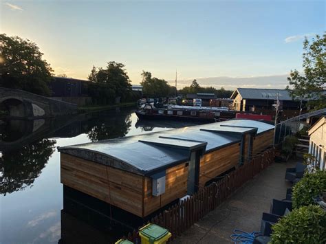 2019 Barge Houseboat Accommodation - Greater London | Boatshop24 UK