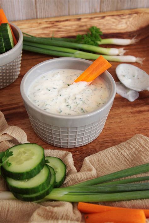 Yogurt veggie dip | Greek yogurt recipes dip, Healthy greek yogurt dip, Healthy greek yogurt