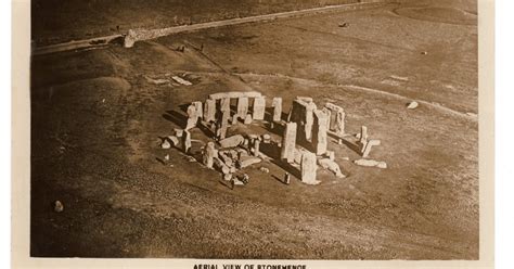 www.Sarsen.org: Stonehenge Aerial Photo from the South West