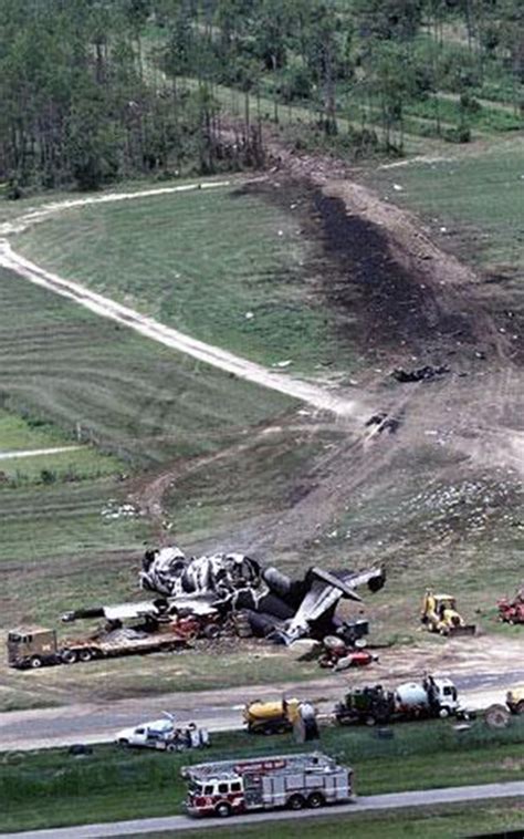 Crash of a Boeing 727-232AF in Tallahassee | Bureau of Aircraft Accidents Archives