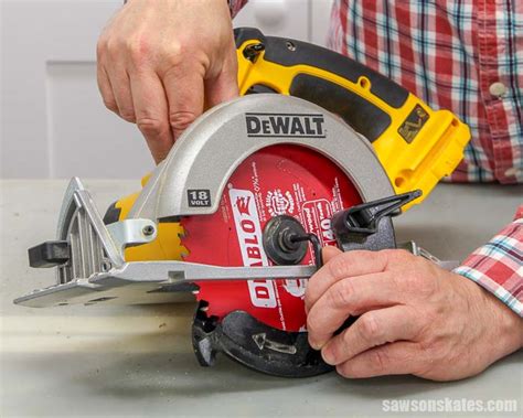 How to Change a Blade on a Circular Saw (Tutorial + Video) | Saws on Skates®