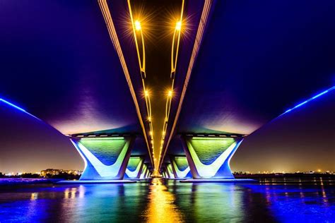 Al Garhoud Bridge, Dubaï by Frédéric Tang | Bridge over troubled water ...