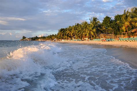 Best Beaches In Honduras