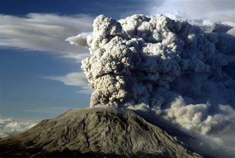 Impressive Historical Photos From Mount St. Helen's Eruption, 40 Years Ago | Moss and Fog