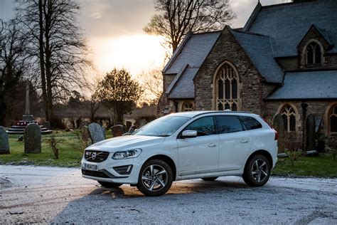 Volvo XC60 D4 R-Design Review - You Would Be a Fool Not to Buy One