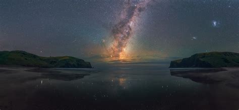 Milky Way From the Edge of New Zealand - The Big Picture