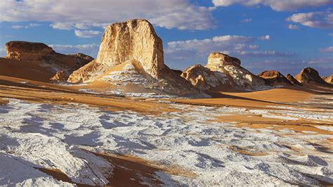 Rock formations at White Desert National Park near Farafra Oasis, Libyan Desert, Sahara, Egypt ...