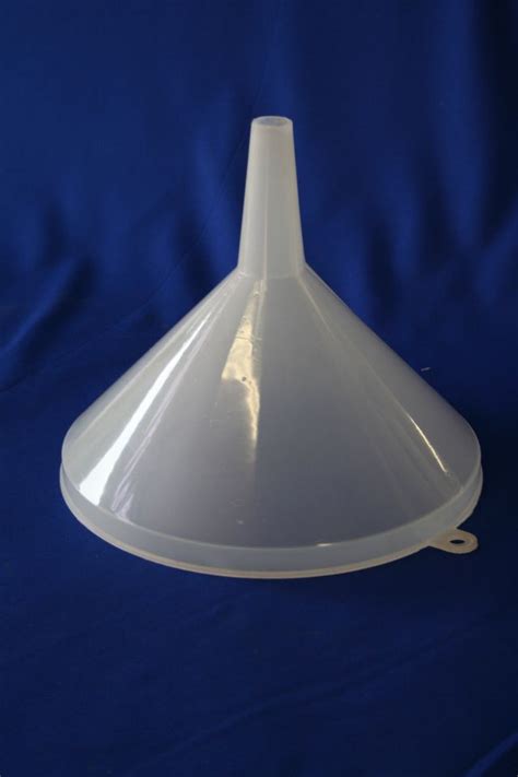 Funnel 320mm - Plastic World